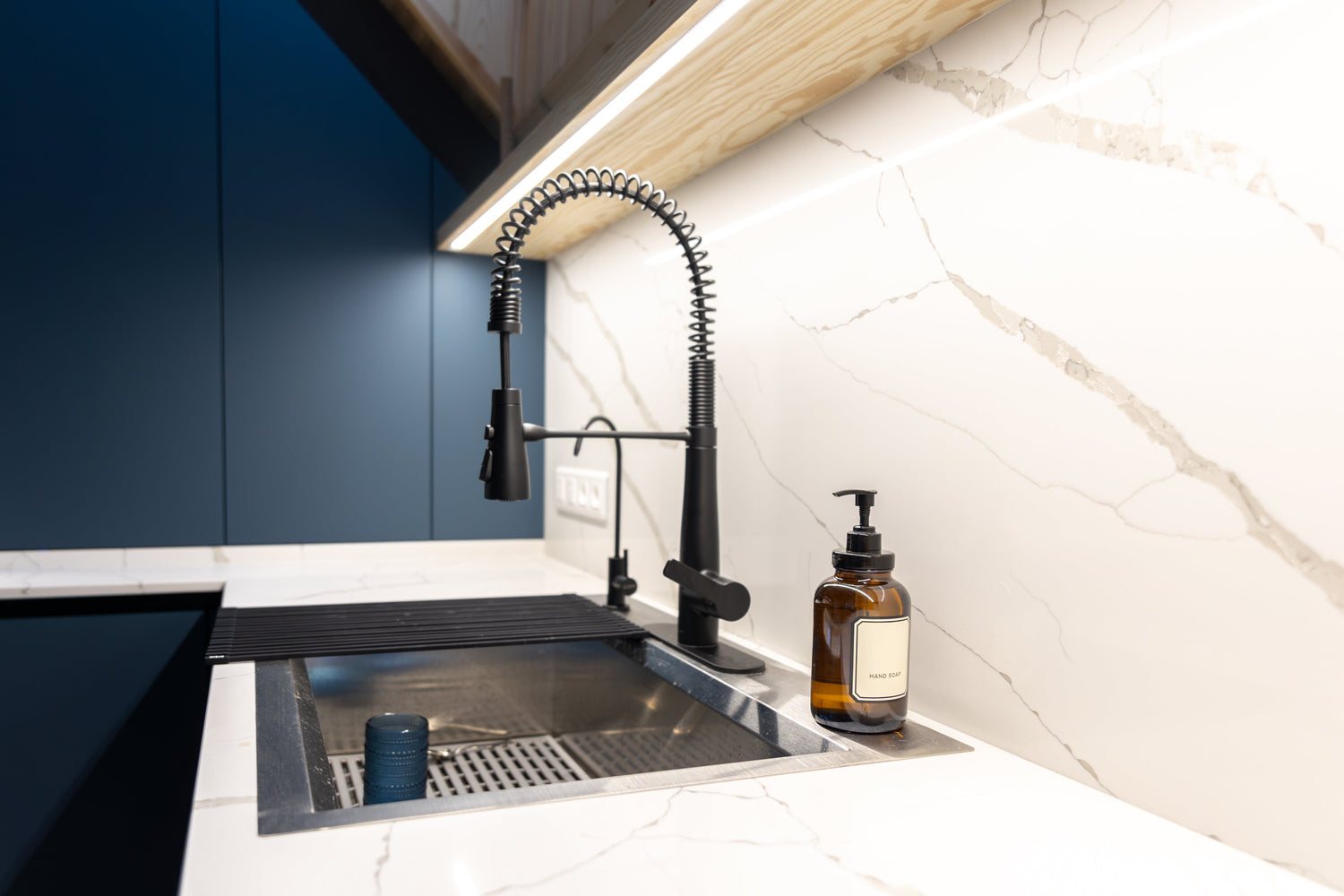 Lavatrastes y Grifería